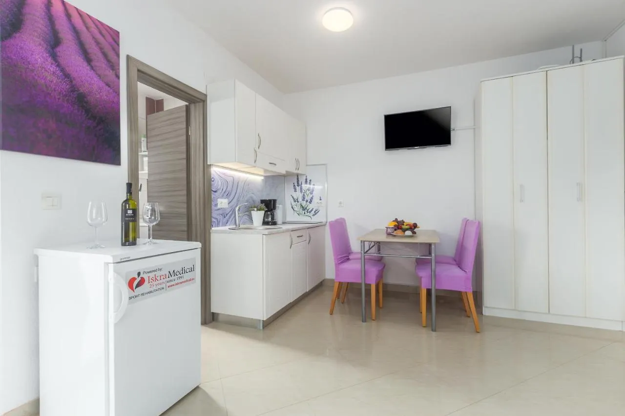 Villa Vita'1 PUY 아파트