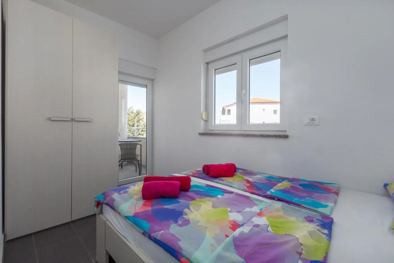 Villa Vita'1 PUY 아파트
