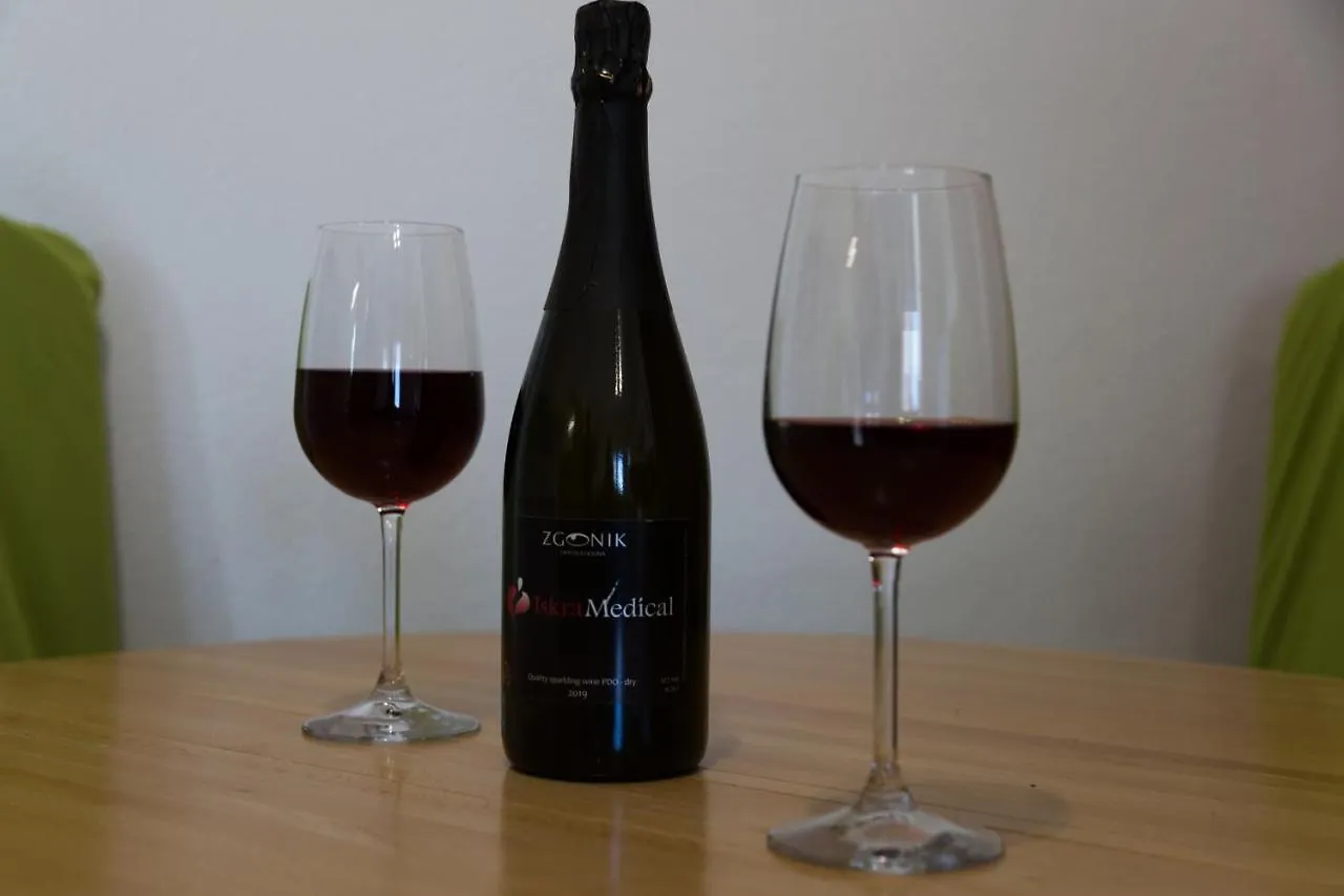 PUY Villa Vita'1 0*, פולה